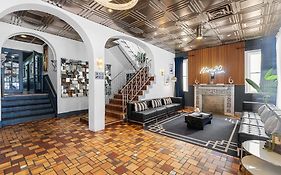 Nine20 Collins Apartments By Lowkl